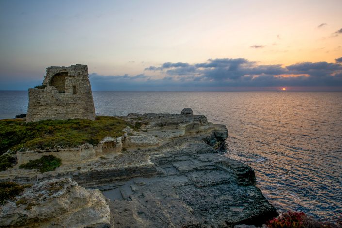 Alba a Roca vecchia. Costa adriatica del Salento.