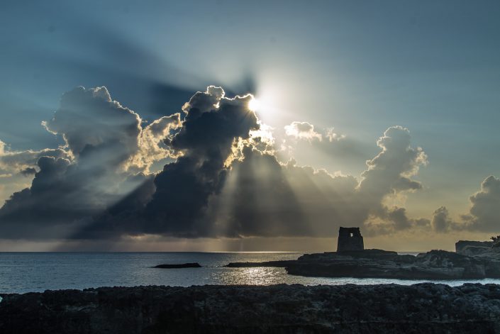 Alba a Roca vecchia. Costa adriatica del Salento.