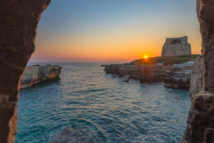 Alba a Roca vecchia. Costa adriatica del Salento.