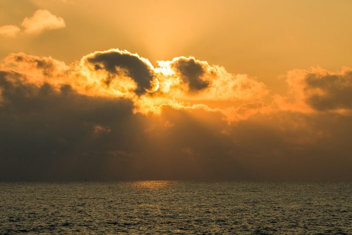 Alba a Roca vecchia. Costa adriatica del Salento.