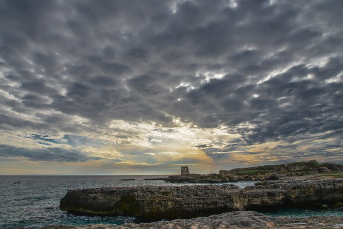 Alba a Roca vecchia. Costa adriatica del Salento.