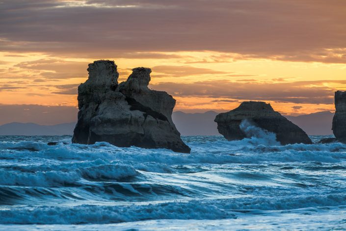 Alba a Torre dell'Orso. Costa adriatica del Salento.