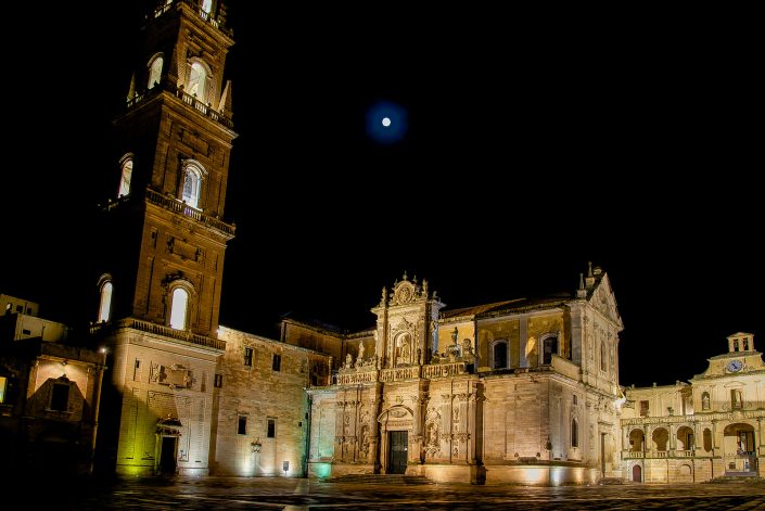 Luna a piazza Duomo. Lecce.