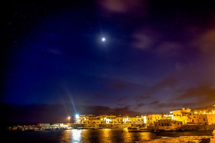 Luna a Santa Caterina di Nardò. Costa ionica del Salento.