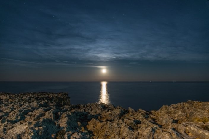 Luna a Roca vecchia. Costa adriatica del Salento.