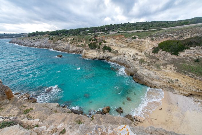 Insenatura di Porto Miggiano. Costa adriatica.