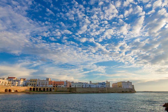 La città vecchia dalla spiaggia della Purità. Gallipoli.