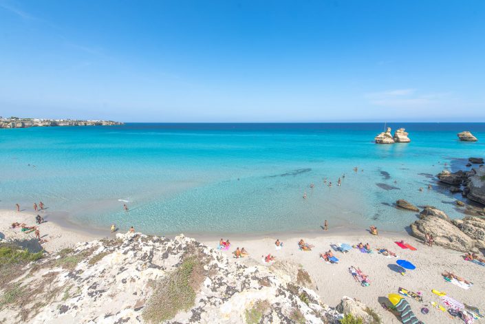 La spiaggia delle "due sorelle". Torre dell'Orso.