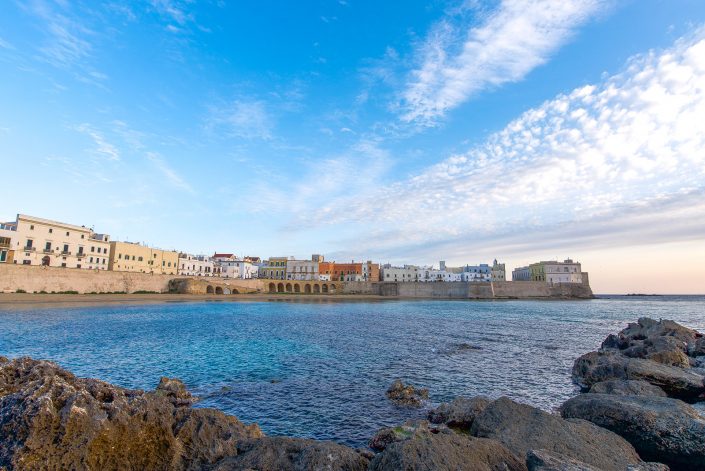 La città vecchia dalla spiaggia della Purità. Gallipoli.